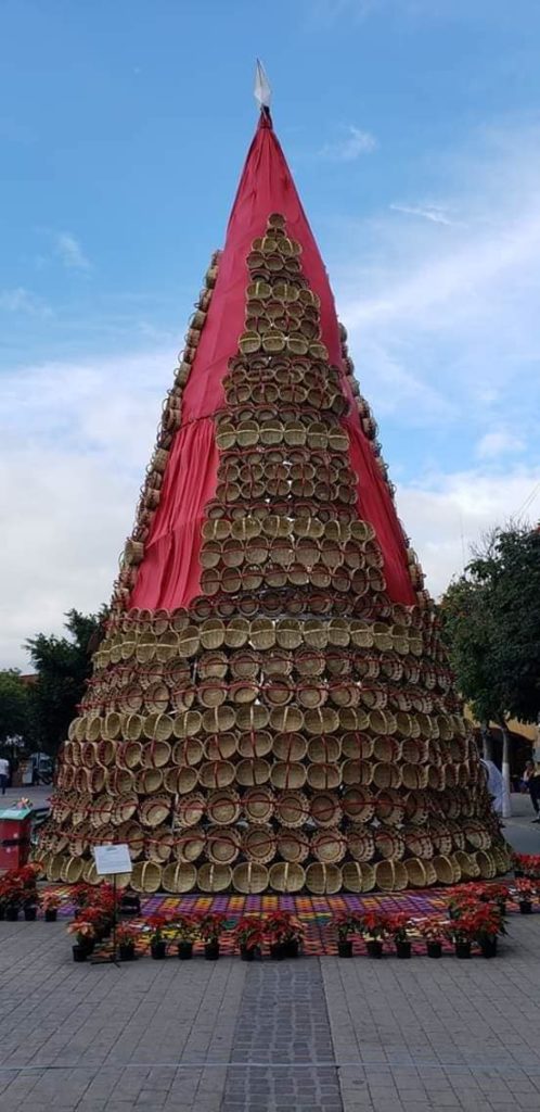 Tehuacán, Puebla alberga el árbol navideño más alto realizado con 800 canastas