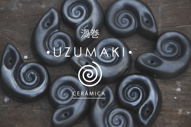 UZUMAKI. perpetuo movimiento plasmado en pipas de barro negro